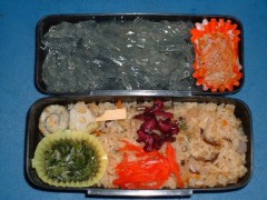 今日は早起きしてお弁当を作りましたよ。