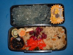 今日は早起きしてお弁当を作りましたよ。