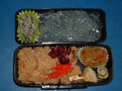 昨日は仕事だったので、お弁当作りました。