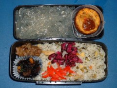 今日も早起きをしてお弁当をつくりました。