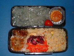 今日も早起きしてお弁当をつくりました。