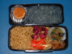 今日は２度寝したので、バタバタしてお弁当をつくりました。