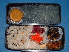 今日は超～早起きしたのでお弁当を作りました。