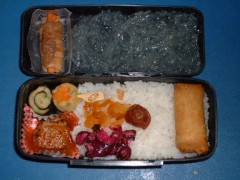 今日は早起きしてお弁当つくりました。