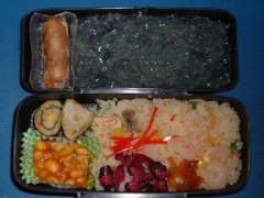 今日は２度寝したので慌ててお弁当を作りました。