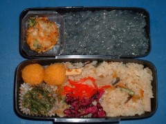 今日は早起きしてお弁当つくりました。