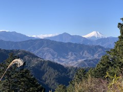 やまに、ノボル