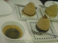 カフェに行きました