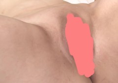 たっぷり中出しされたパイパンマムコ