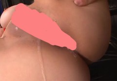 たっぷり中出しされたマ○コザーメン垂れ流し