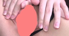 パンティずらしてマ○コ開き