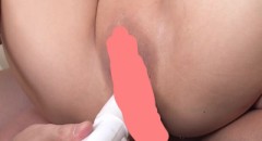 朝からパイパンマ○コにバイブ挿入されてます