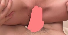ぱっくり開脚マ○コにちんぽ挿入しちゃいます