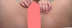 朝からぱっくり開脚してパイパンマ○コ満開