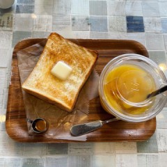 朝ごはんのトースト