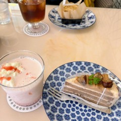 友達とカフェ