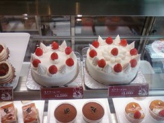 ラブホでスイーツ食べ放題♪