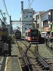 ママ おにもつ ぼくがもとうか？