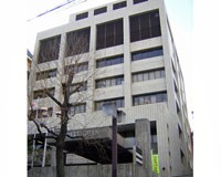 【警察署】　　ヽ(~-~(・_・ )ゝ