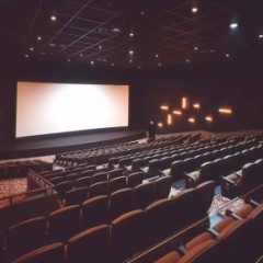 映画館は二人の秘密の場所