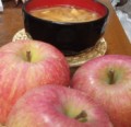 今朝はリンゴで．．．