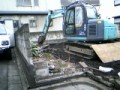 隣の家解体新築中